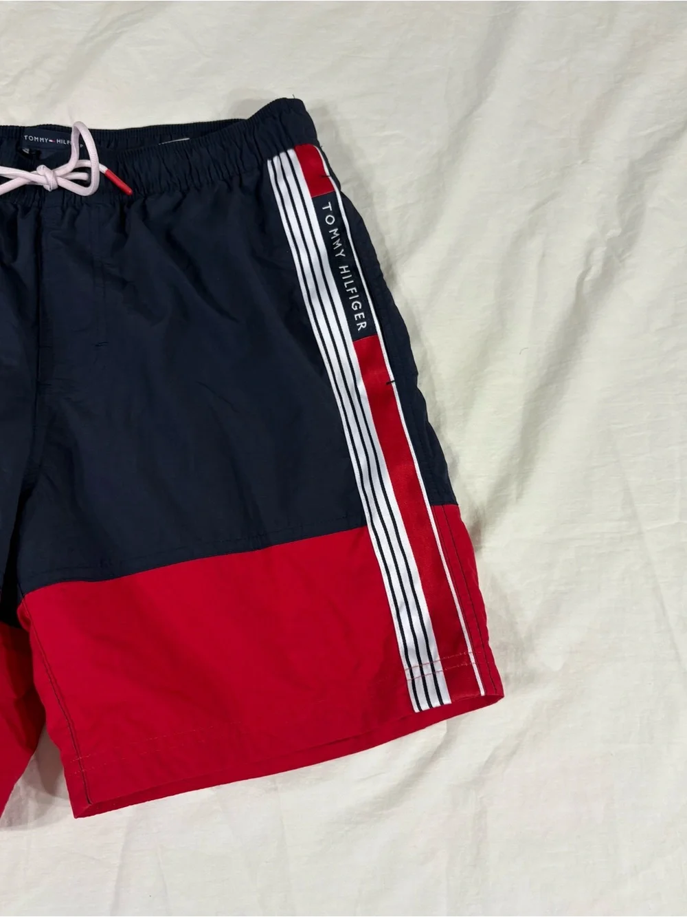 Tommy Hilfiger Mens Blue\Red Swin Shorts Size S